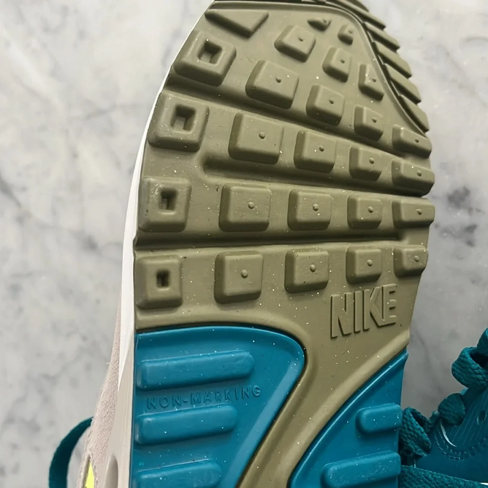 NIKE White & Green Air Max 90 Big Kids Sneakers - Picture 7 of 8